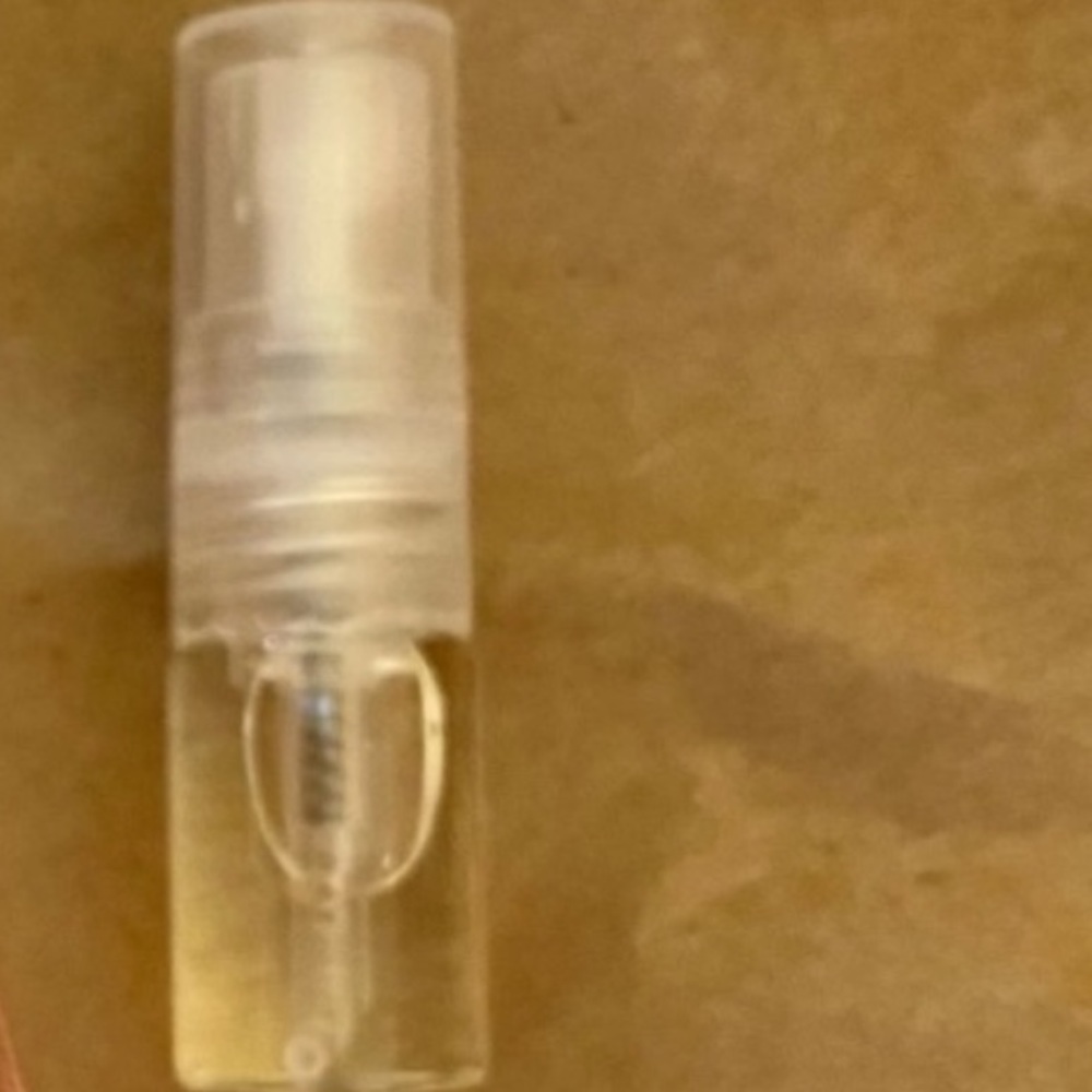Jo Malone Yuzu Zest Cologne with Citrus 2mL Decant Sample with Spray - Picture 2 of 2